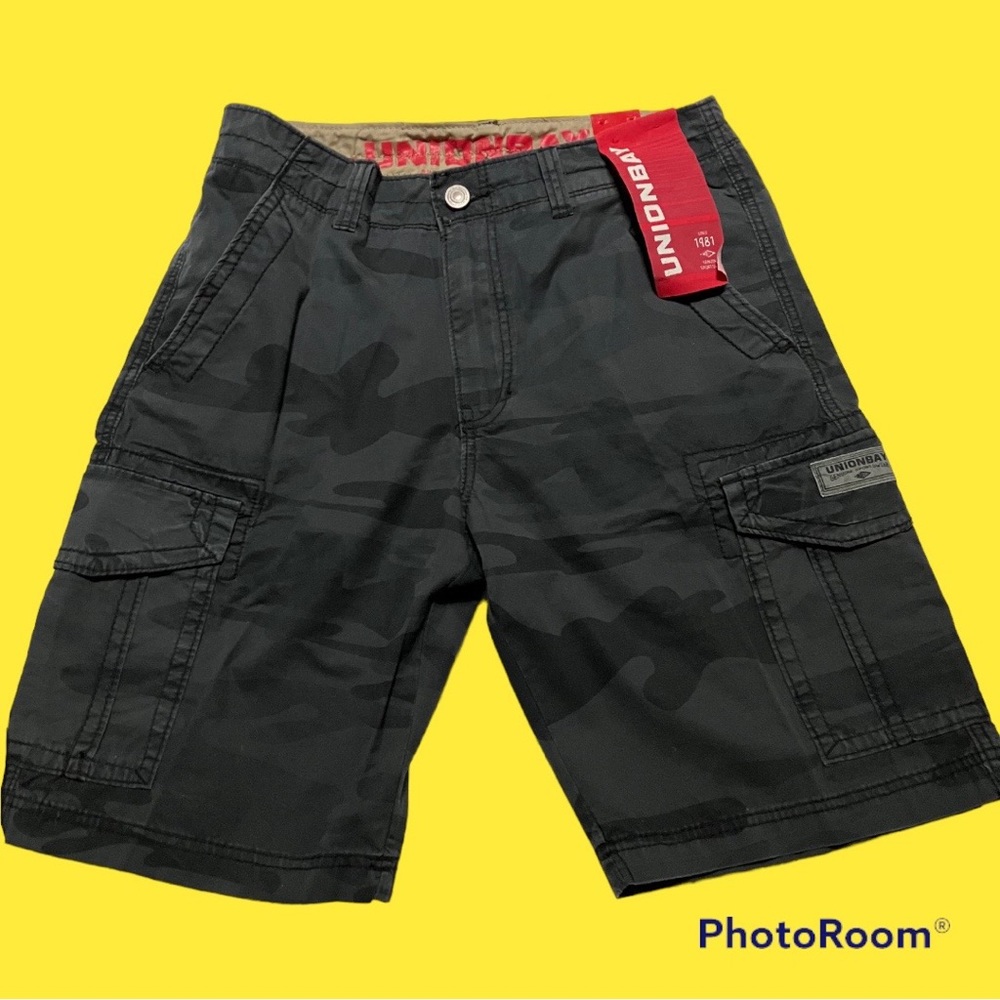 Unionbay young men’s black camo shorts size 34, new without tags.  100% cotton!